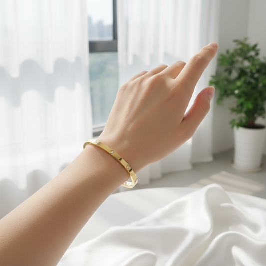 Eterna Bangle