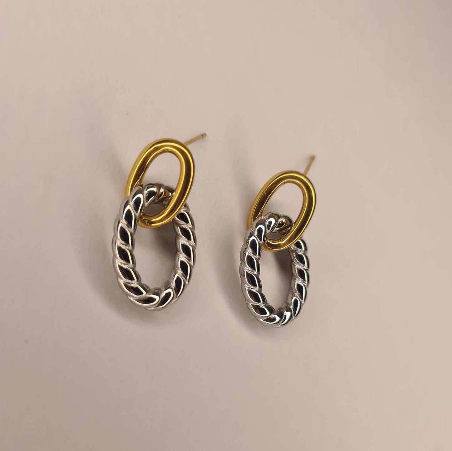 Twisted Aura Hoops