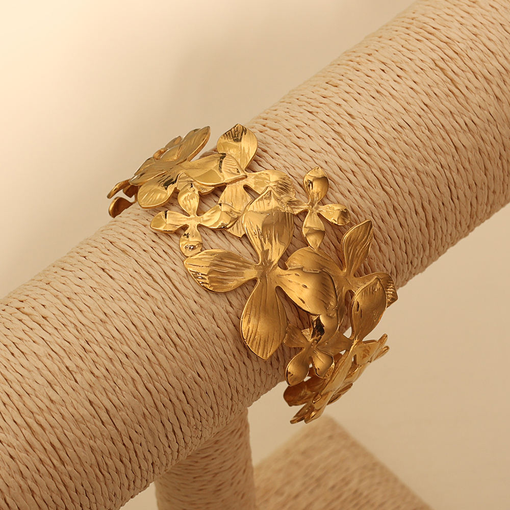 Enchanted Flora Sculpted Gold Cuff