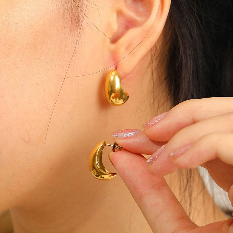 Luna Curve Gold Hoop Earrings