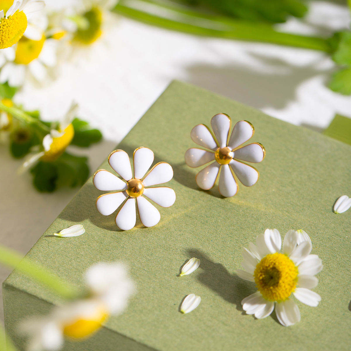 White Daisy Bloom Stud Earrings