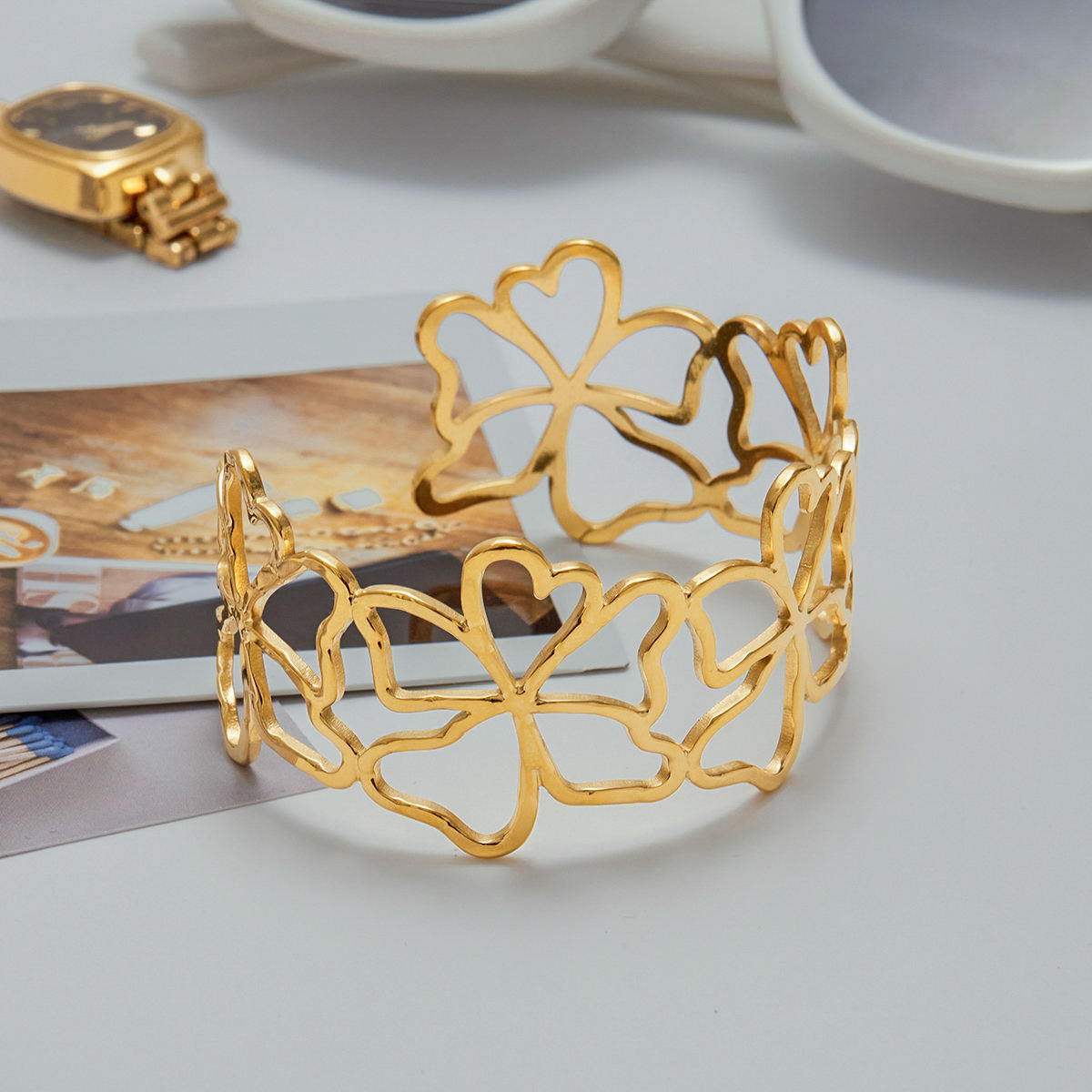 Bloom Outline Openwork Floral Gold Cuff