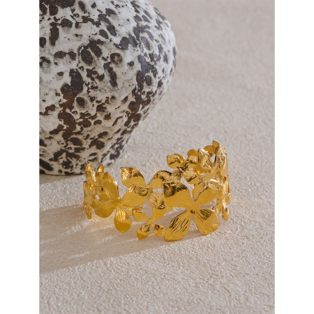 Enchanted Flora Sculpted Gold Cuff
