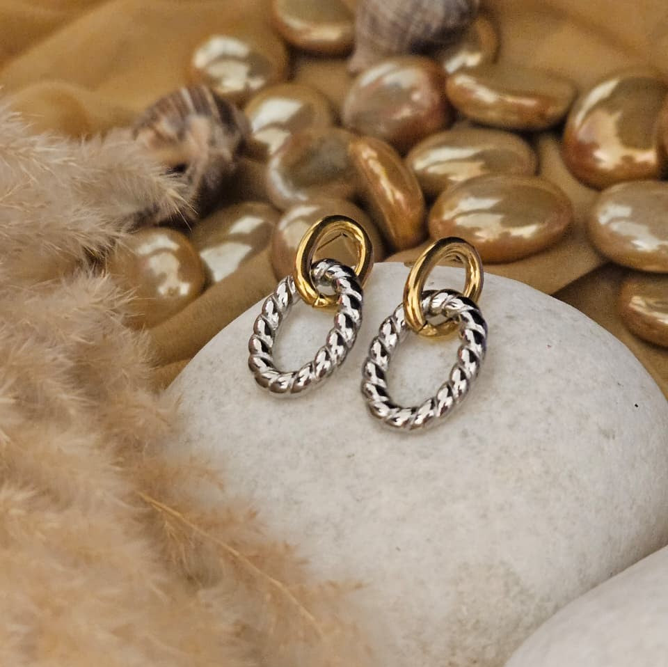 Twisted Aura Hoops