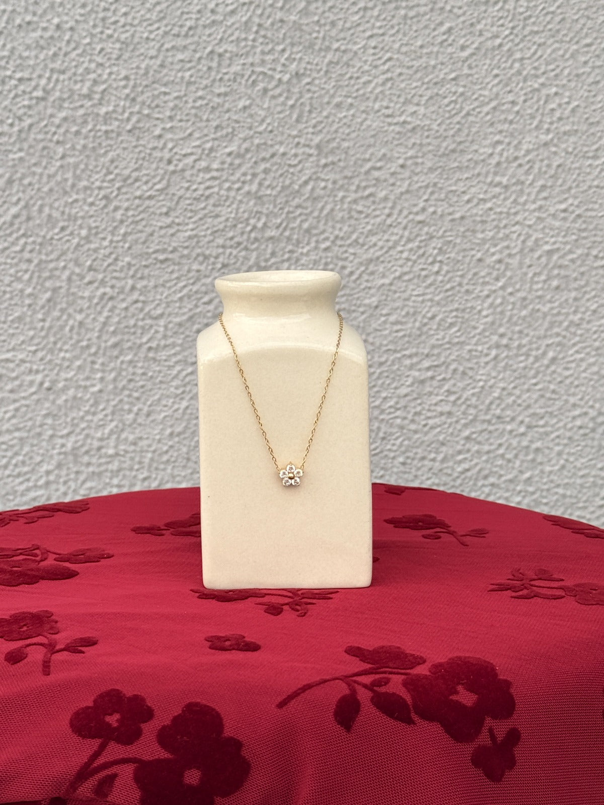 Minimal Solitaire Pendant Necklace